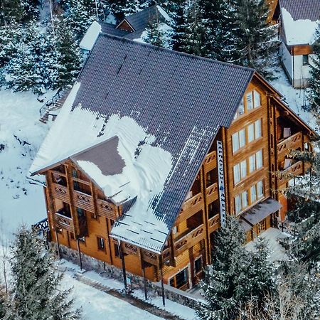 Karpatski Dzherela Yaremche Bagian luar foto