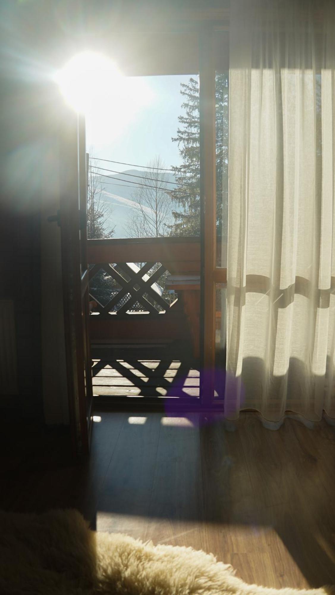 Karpatski Dzherela Yaremche Bagian luar foto