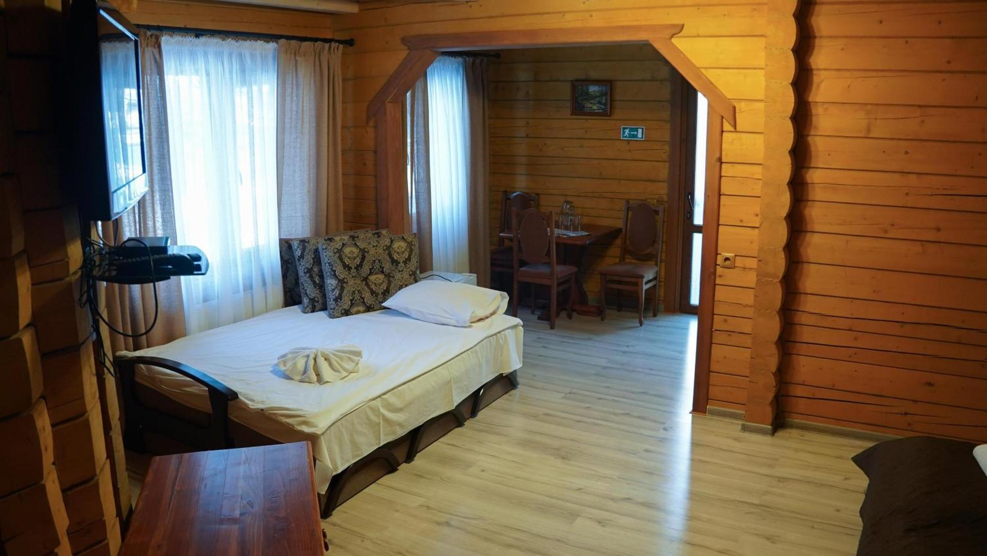 Karpatski Dzherela Yaremche Bagian luar foto