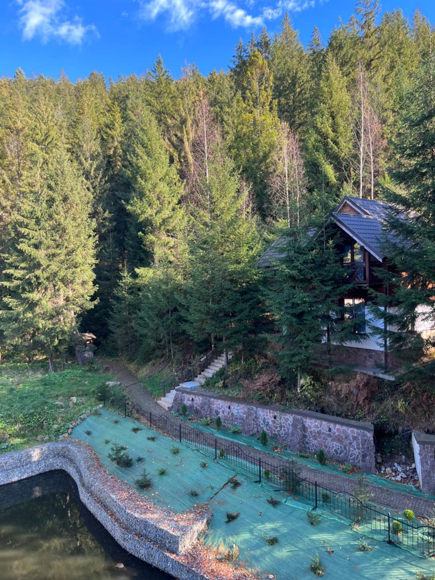 Karpatski Dzherela Yaremche Bagian luar foto
